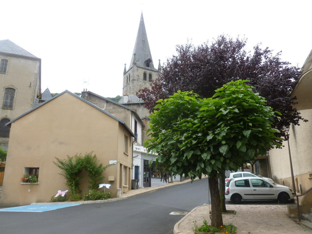 French Holiday Accommodation Bort-les-Orgues Bilik gambar